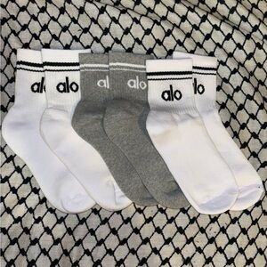 3 pack ALO Yoga Unisex Throwback Ankle White and Gray Socks